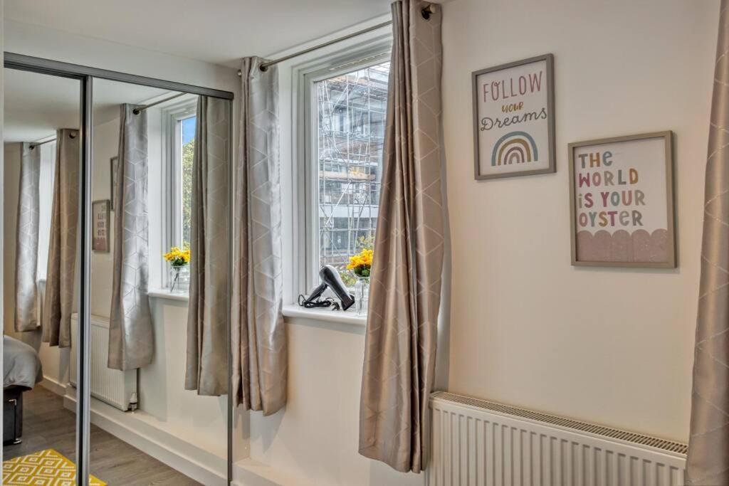 Hidden Gem In Battersea W/ Free Parking Apartment London Bagian luar foto