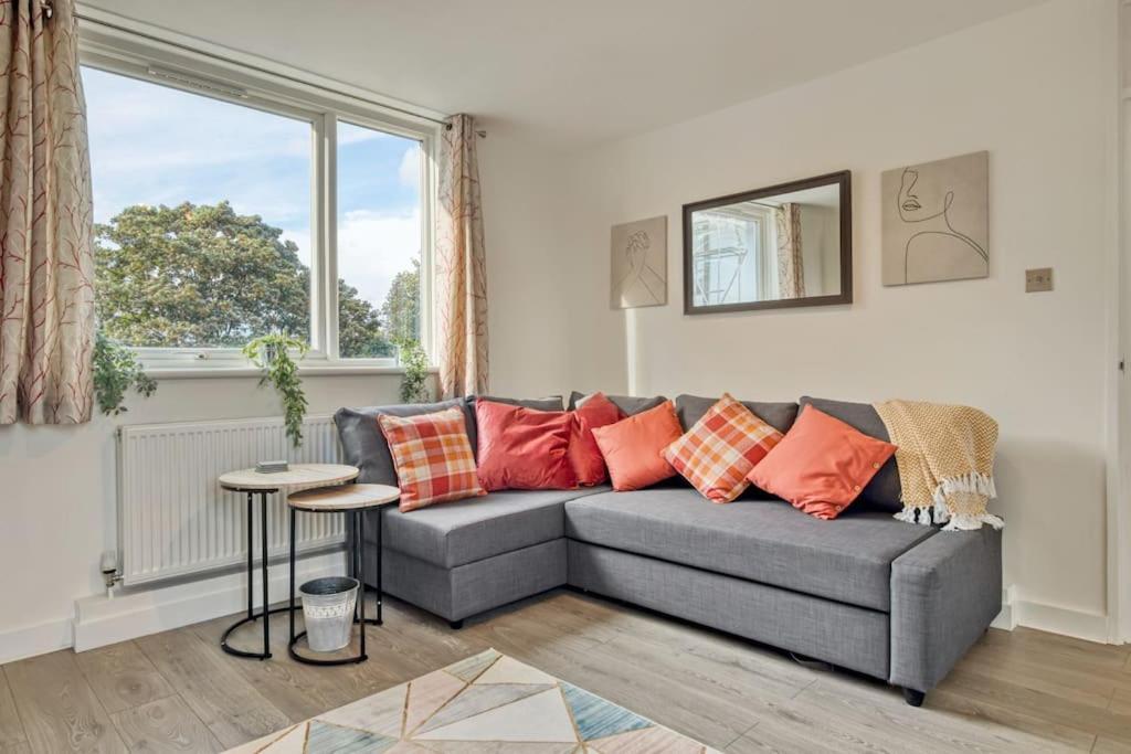 Hidden Gem In Battersea W/ Free Parking Apartment London Bagian luar foto