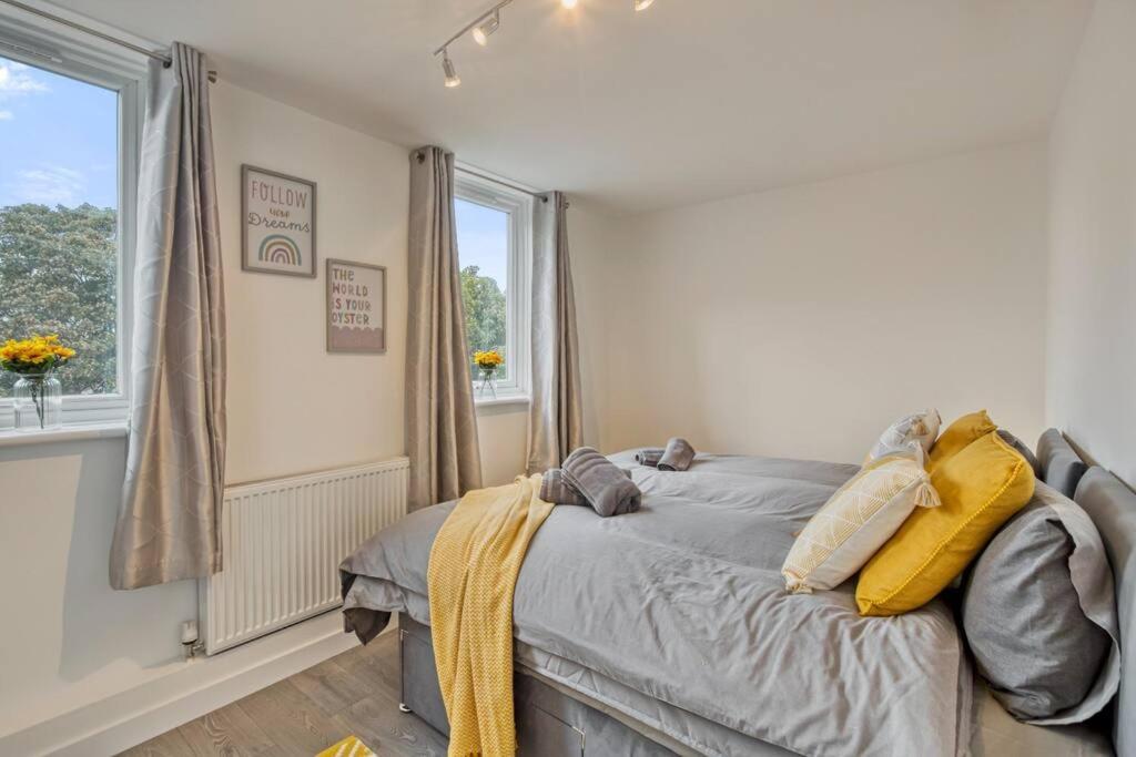 Hidden Gem In Battersea W/ Free Parking Apartment London Bagian luar foto